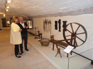 La presidenta provincial ha visitado las instalaciones del Museo