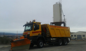 Imagen del nuevo camión quitanieves adquirido este año por el Servicio de Vías y Obras