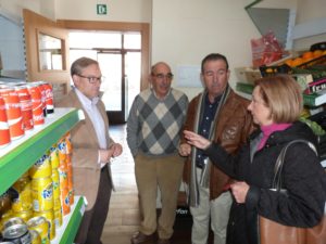 El vicepresidente primero y el diputado de Desarrollo Territorial han visitado este lunes el multiservicio de Torrijas