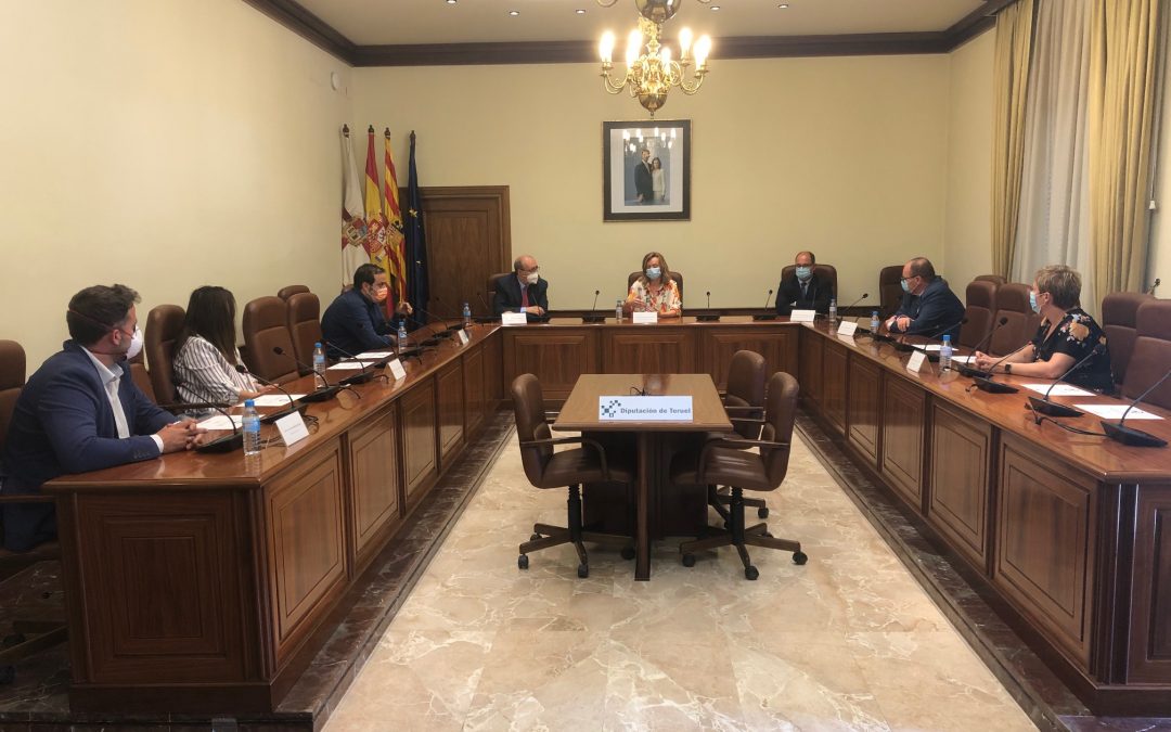 La Diputación de Teruel pide a Pilar Alegría que transmita al Gobierno de España la necesidad de desbloquear los FIMS
