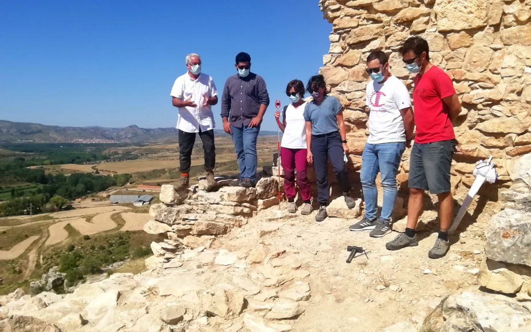 El equipo del Museo de Teruel descubre un nuevo torreón en el yacimiento del cabezo de San Pedro de Oliete
