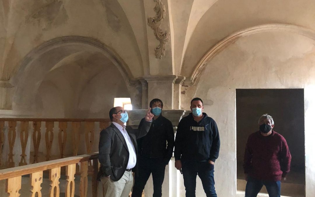 Villarluengo mejora el estado de la ermita de San Bartolomé con la restauración del tejado