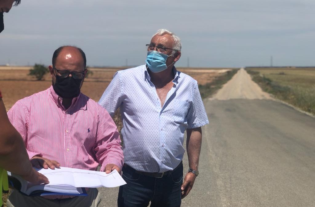 Alberto Izquierdo anuncia el comienzo el próximo mes de las obras en seis carreteras turolenses por 1,5 millones de euros