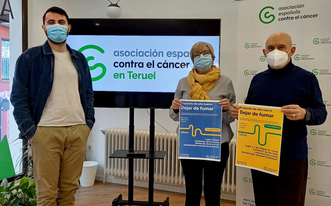 La AECC Teruel presenta sus talleres de deshabituación tabáquica a la diputada Rosario Pascual