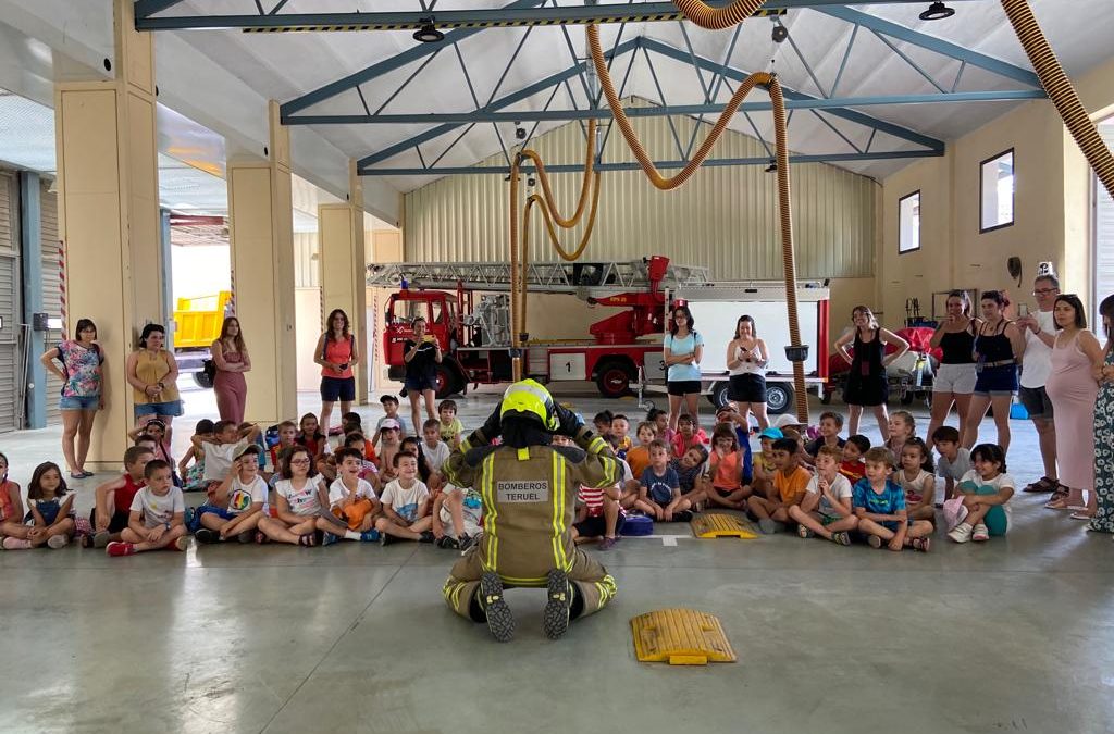 Escolares de 25 centros de la provincia conocen la labor de los bomberos de la Diputación de Teruel