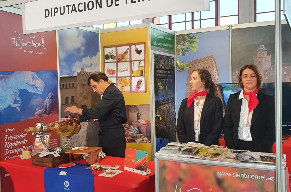 Siente Teruel promociona los ‘oros gastronómicos’ de la provincia en la Feria de los Pueblos de Granada