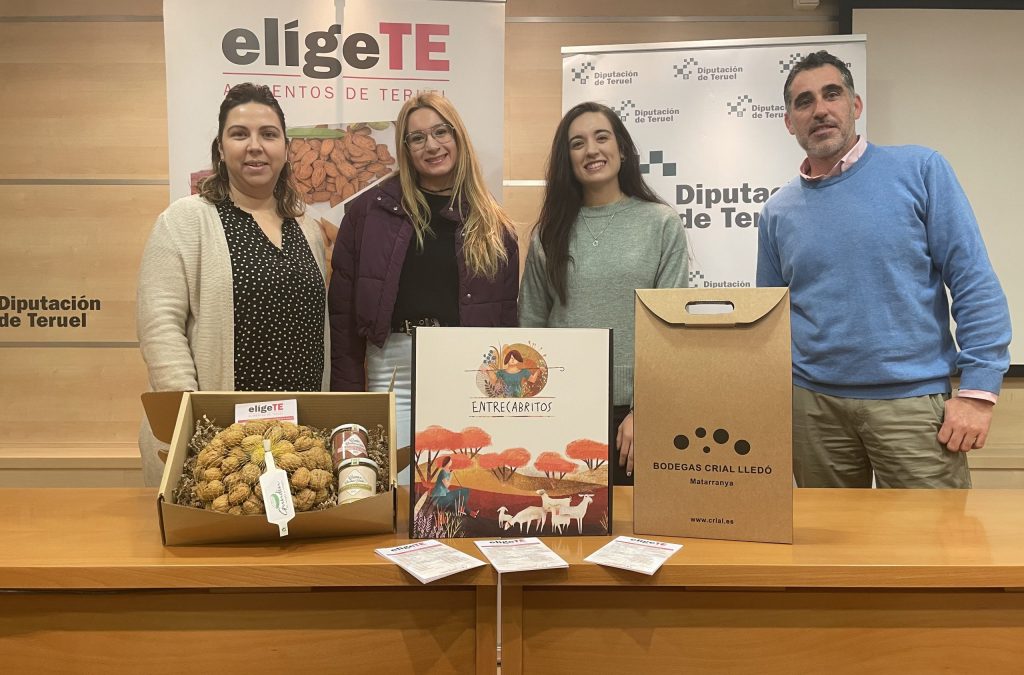 Elige Teruel entrega la cesta de productos promocionados durante el último mes tras el sorteo en sus redes sociales