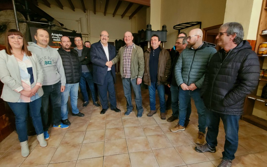 La DPT y la Cooperativa San Isidro de Mazaleón firman un convenio para ayudar a los agricultores afectados por el virus Sharka